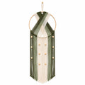 Suspension murale en macramé vert et beige avec perles en bois